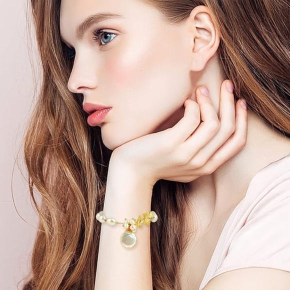 18k Gold Baroque Pearl Earrings & Bracelet Set - Picture 7 of 8